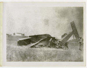 Wreck of Edward Korn's Benoist Type XII Airplane, August 13, 1913 (ms220_1_7_086)