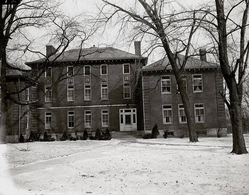 A building at Dayton State Hospital, 1948 (DDN_State_Hospital_02)