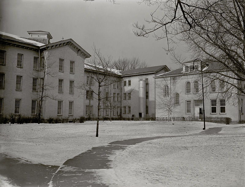 A building at Dayton State Hospital, 1948 (DDN_State_Hospital_03)