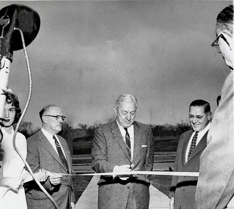 Ribbon-cutting ceremony at Dayton State Hospital, 1960 (DDN_State_Hospital_15)